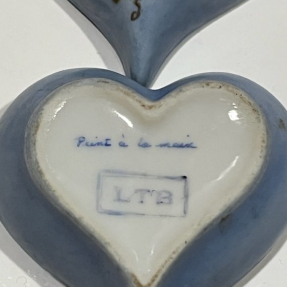 Cat Hand Painted Heart Trinket  Box Ceramic Porcelain Signed by artist - Picture 3 of 6